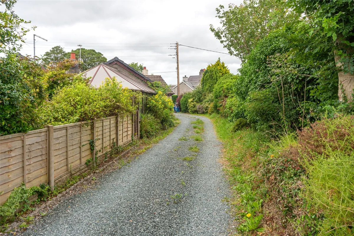 Gaerwen, Isle of Anglesey, LL60