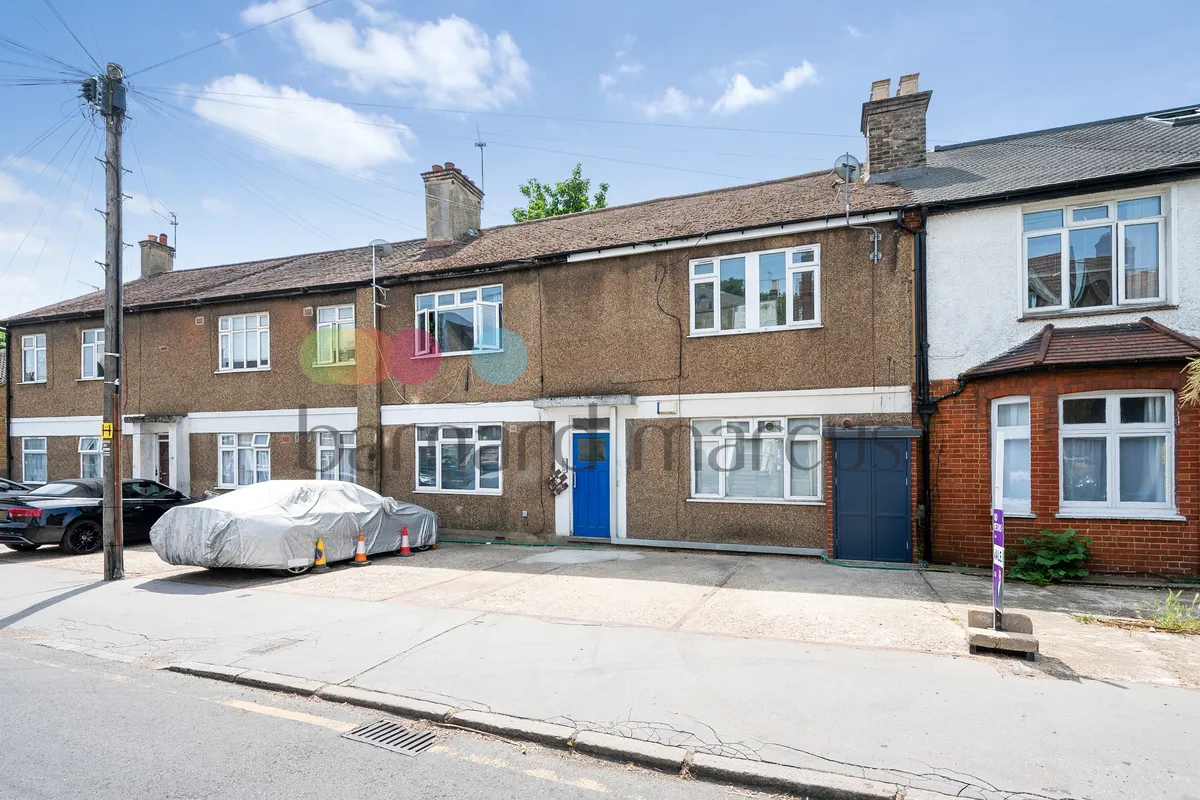 Albert Road, LONDON