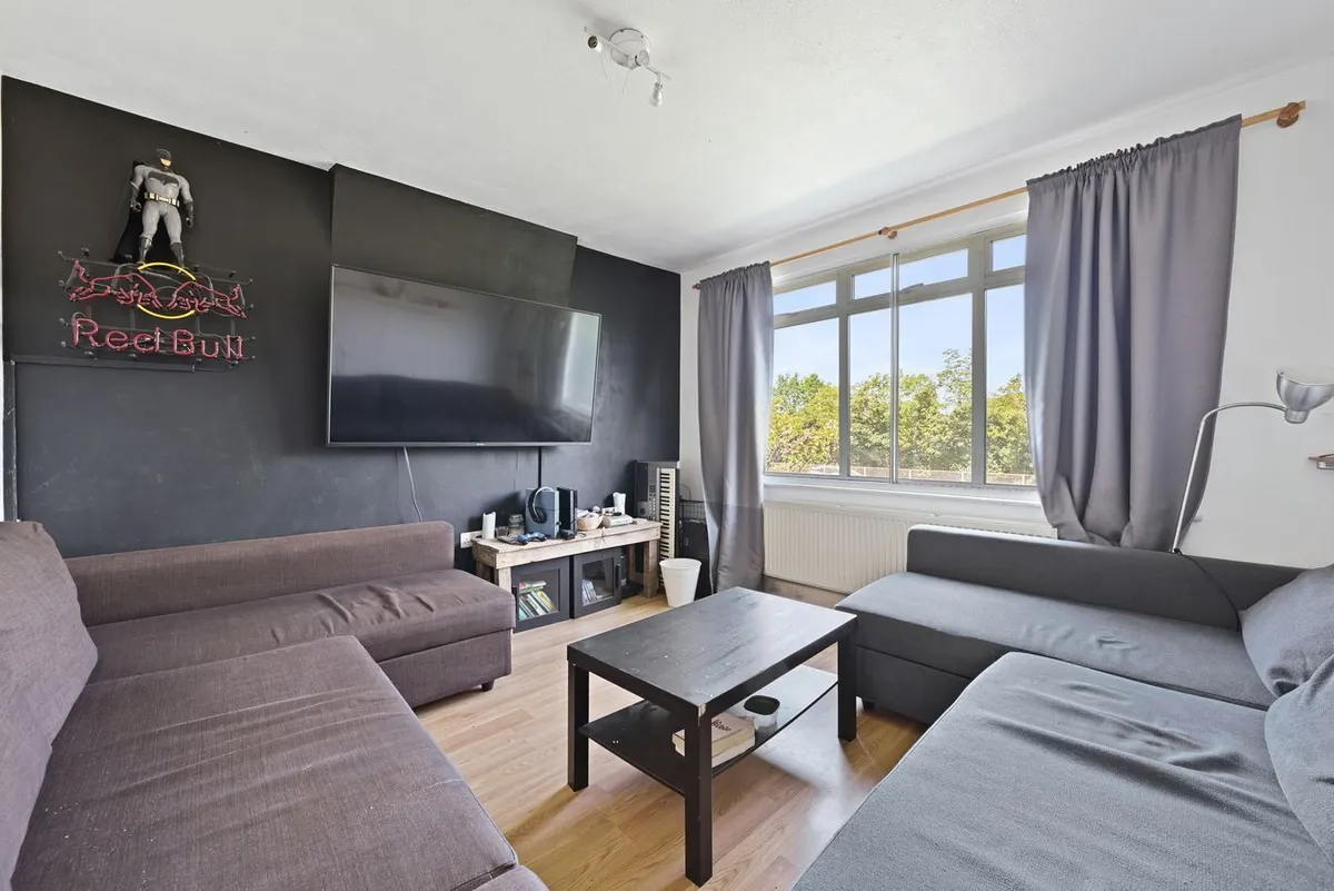 North Circular Road, London, NW2