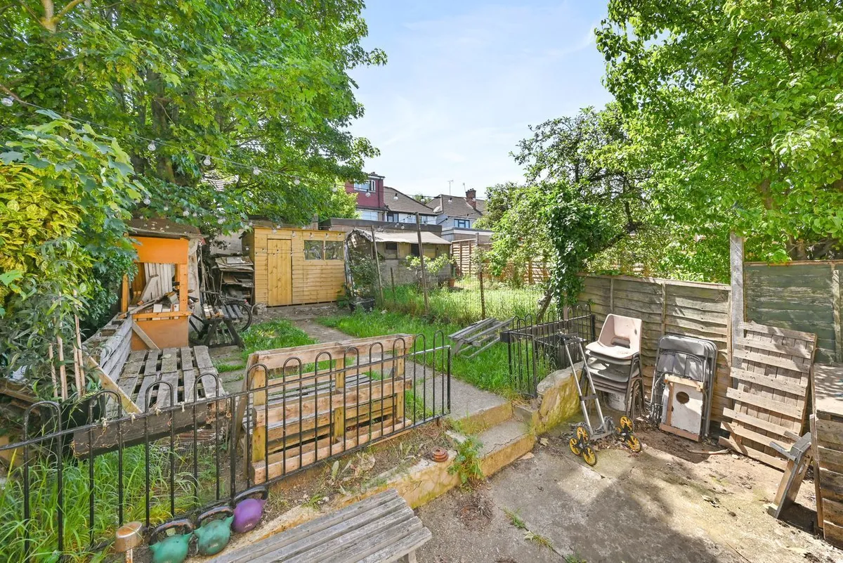 North Circular Road, London, NW2