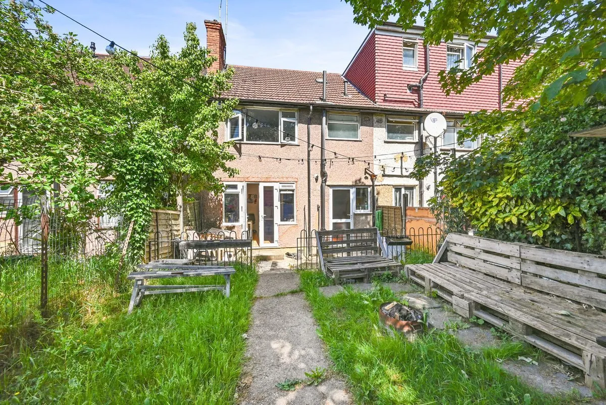 North Circular Road, London, NW2