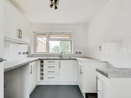 Nash Drive, Abingdon thumb 3