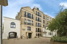 Russell Mews, Brighton