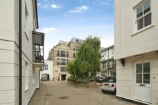 Russell Mews, Brighton