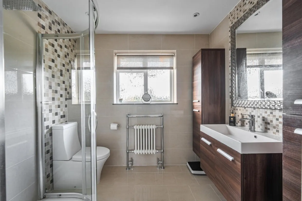 Ridgelands, Leatherhead, KT22 photo 9