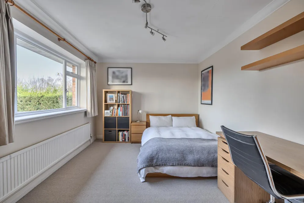Ridgelands, Leatherhead, KT22 photo 11
