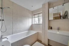 Ridgelands, Leatherhead, KT22 photo 12