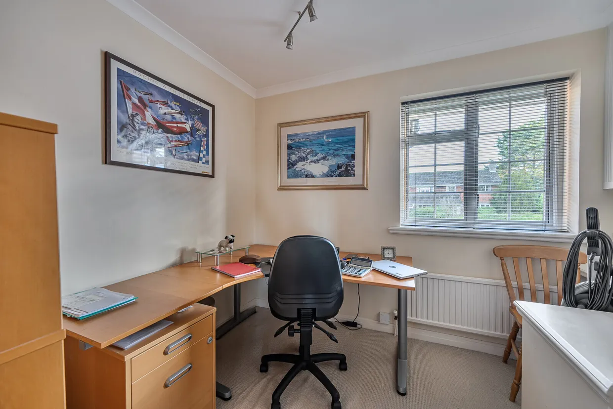 Ridgelands, Leatherhead, KT22 photo 13