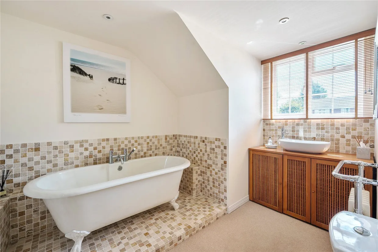 Ridgelands, Leatherhead, KT22 photo 15
