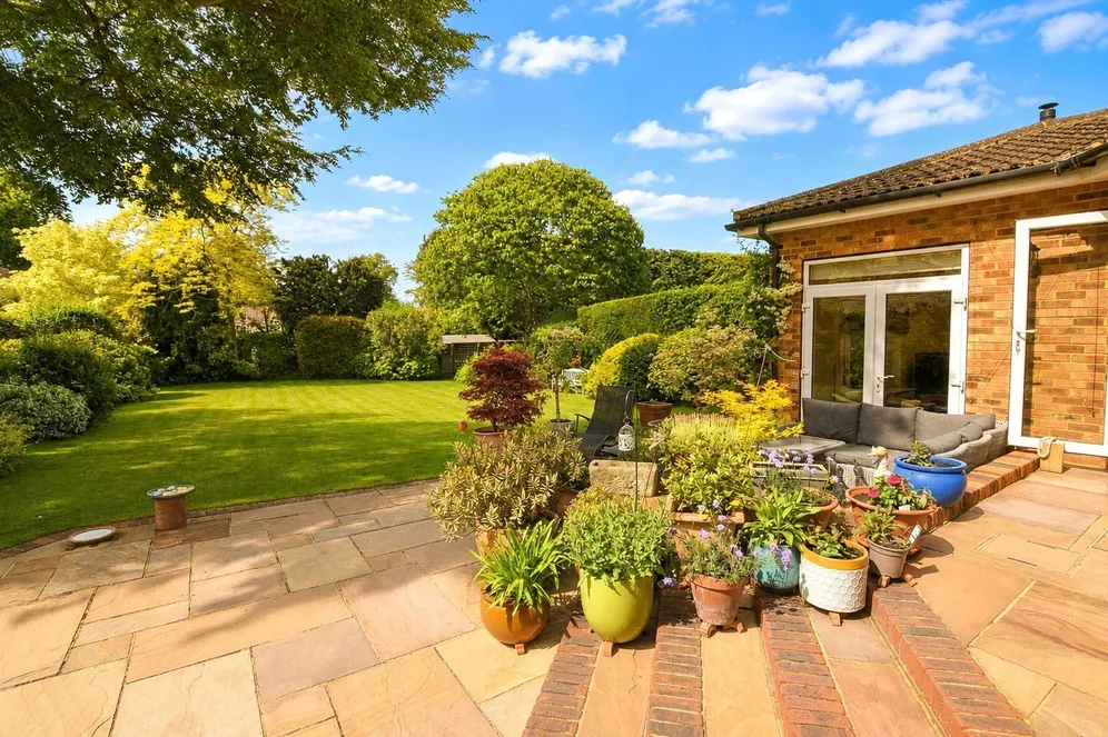 Ridgelands, Leatherhead, KT22 photo 17