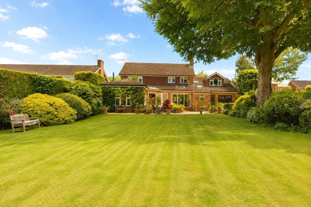 Ridgelands, Leatherhead, KT22 photo 18