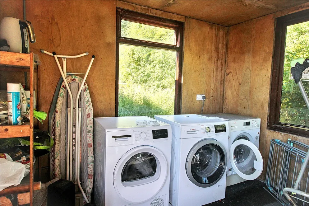 Property carousel item 9