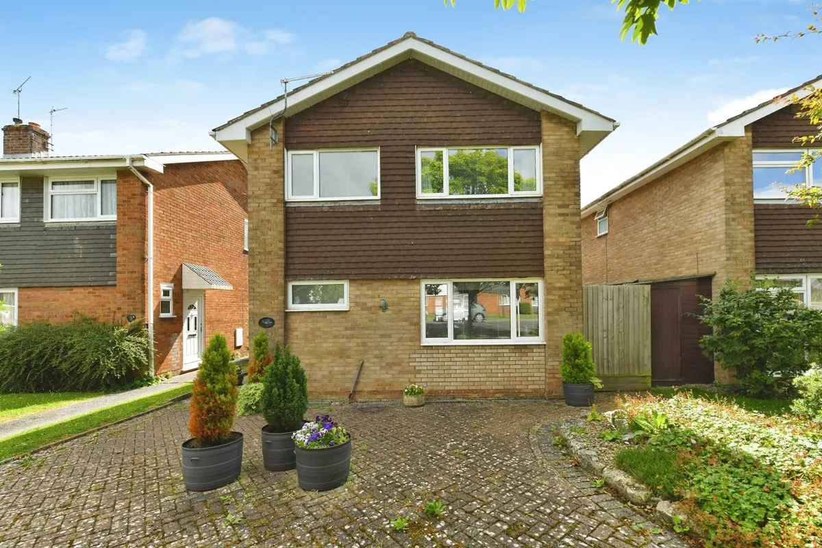 Kingfisher Road, Chipping Sodbury, BRISTOL