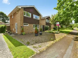 Kingfisher Road, Chipping Sodbury, BRISTOL thumb 2