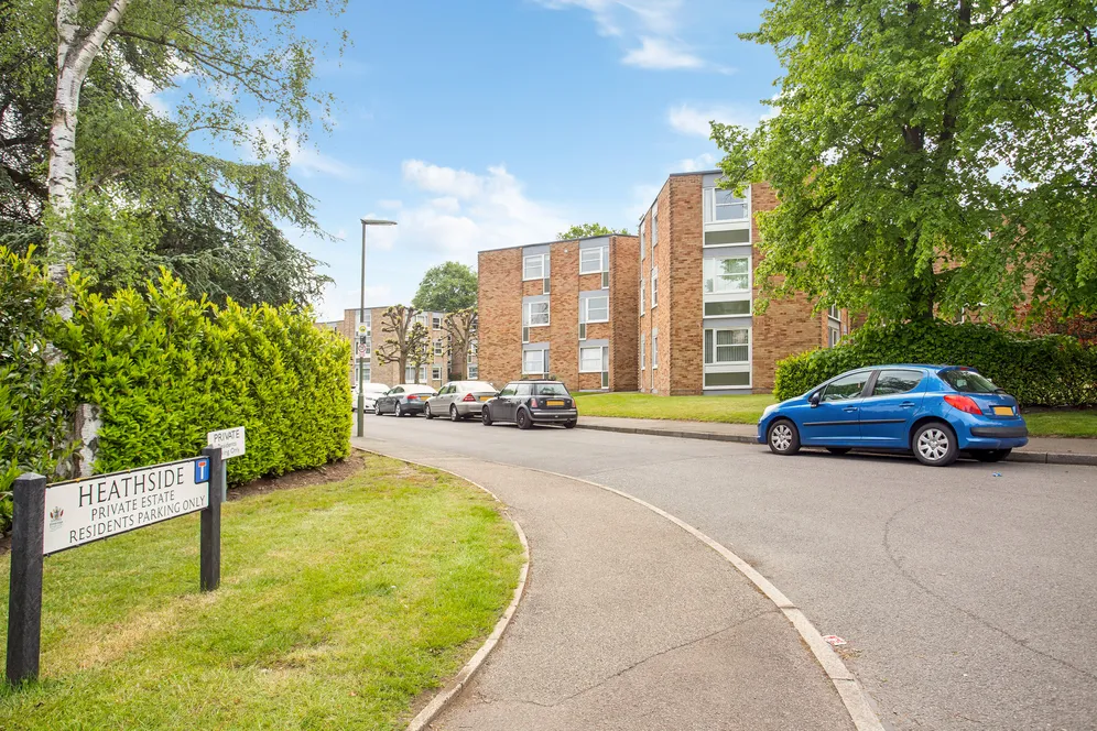 Heathside, WEYBRIDGE, KT13 photo 10