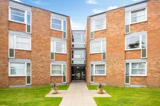Heathside, WEYBRIDGE, KT13 photo 12