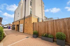 Jansel Square, AYLESBURY