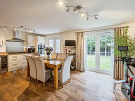 Derwent Drive, Lakeside, Doncaster thumb 3