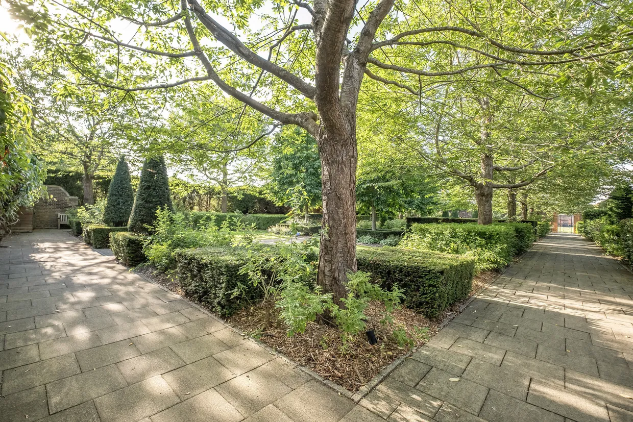 Falmouth Walk, London, SW15 photo 19