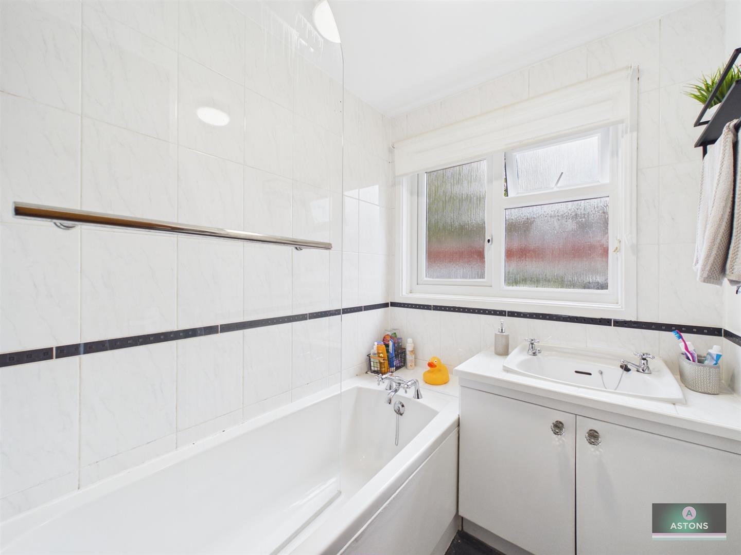 Britten Close, Bewbush Image 6