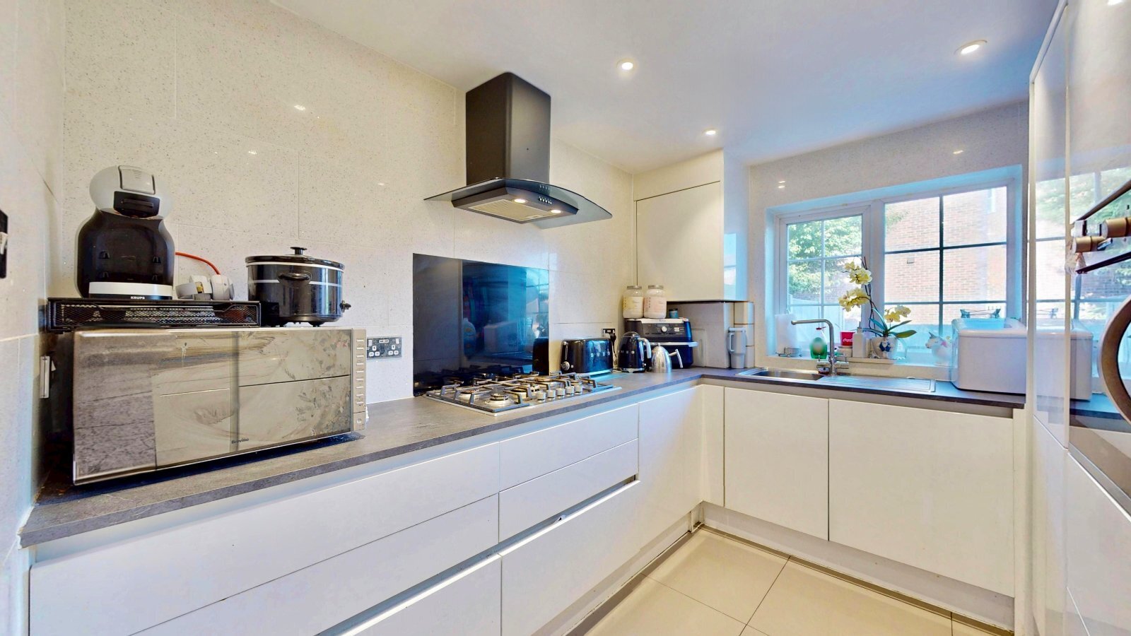 Dockhill Avenue, London, SE16 Image 2