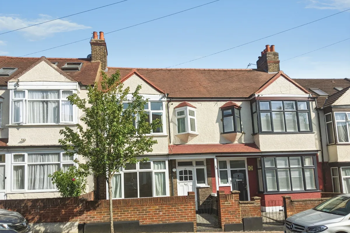 Fishponds Road, LONDON