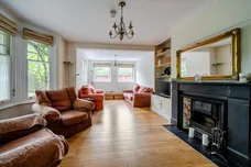 Farnborough Road, Farnham, GU9 photo 3