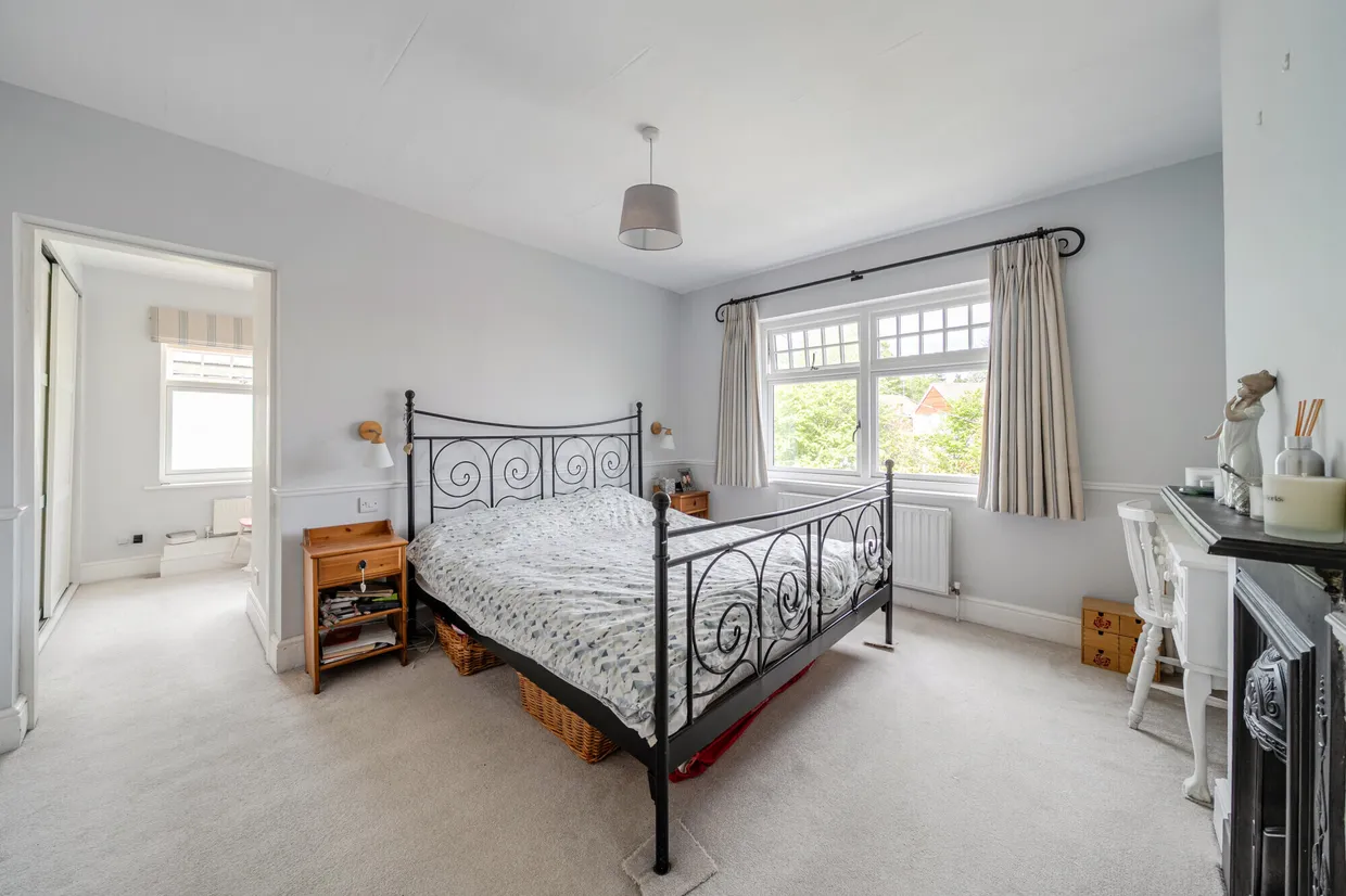 Farnborough Road, Farnham, GU9 photo 6