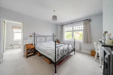 Farnborough Road, Farnham, GU9 photo 6
