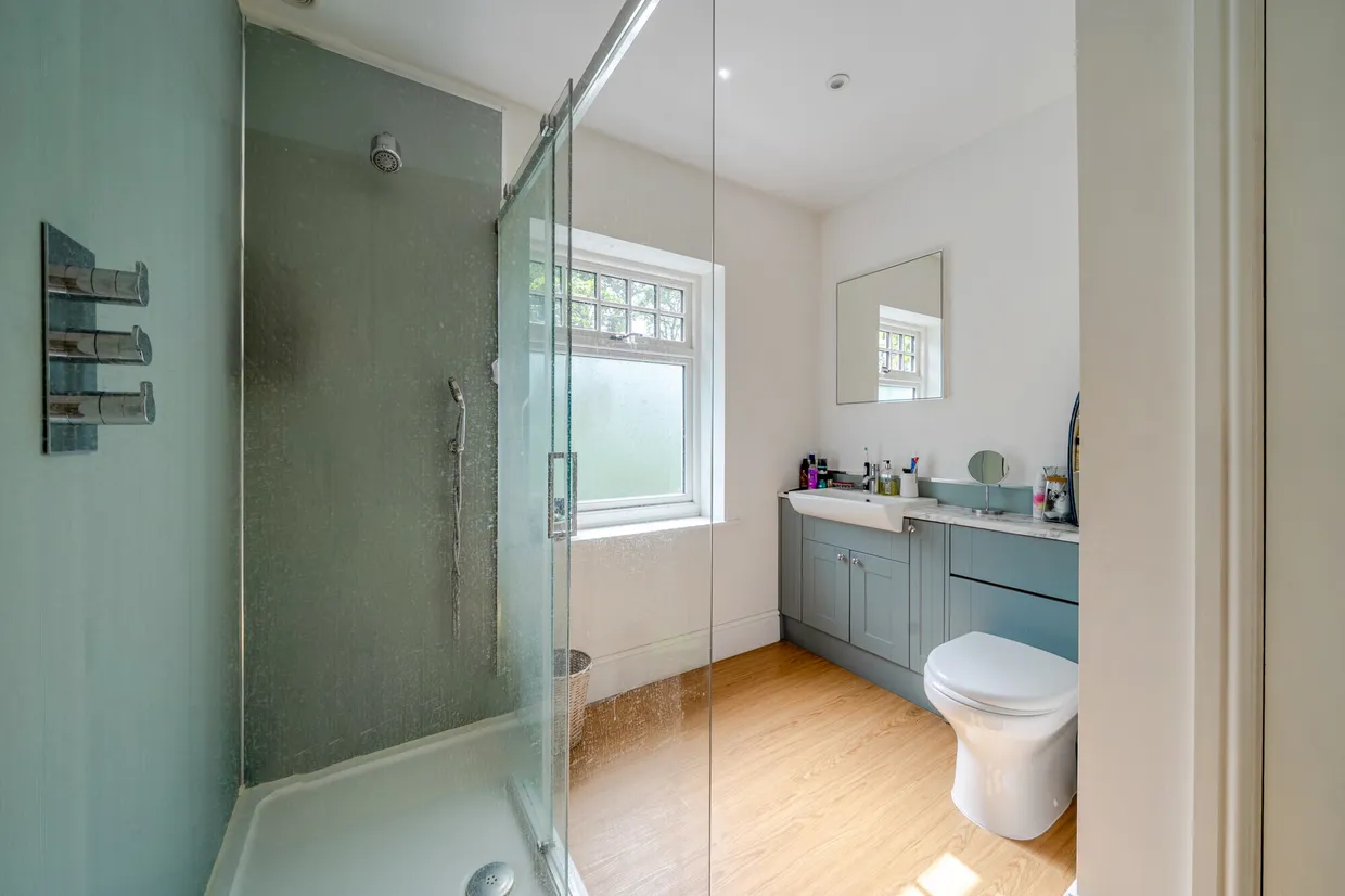 Farnborough Road, Farnham, GU9 photo 7