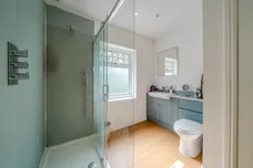 Farnborough Road, Farnham, GU9 photo 7