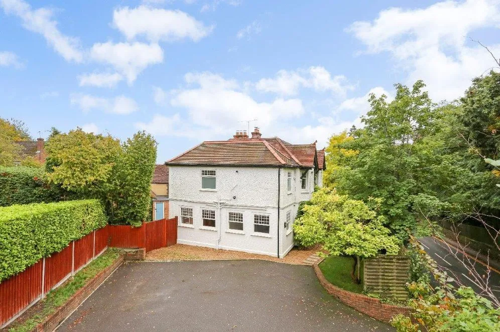 Farnborough Road, Farnham, GU9 photo 10