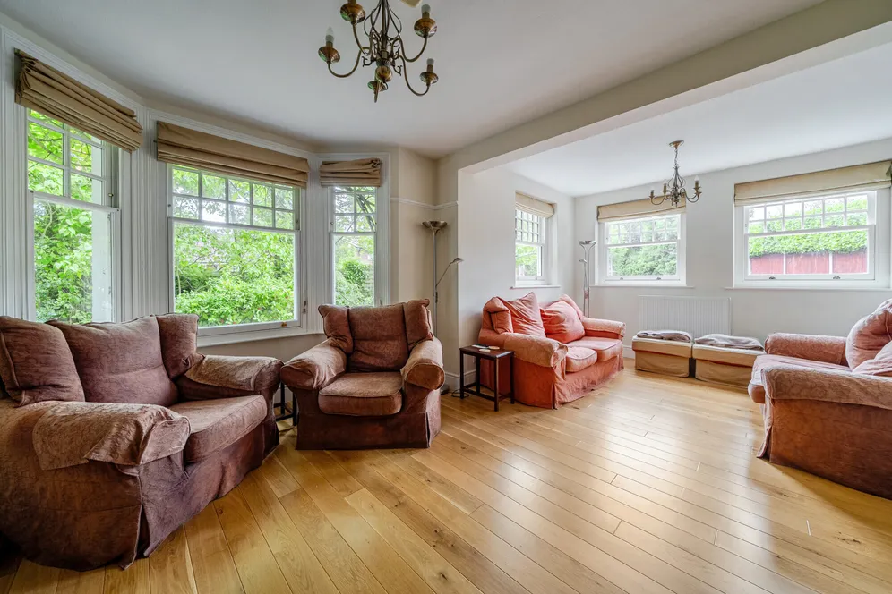 Farnborough Road, Farnham, GU9 photo 11