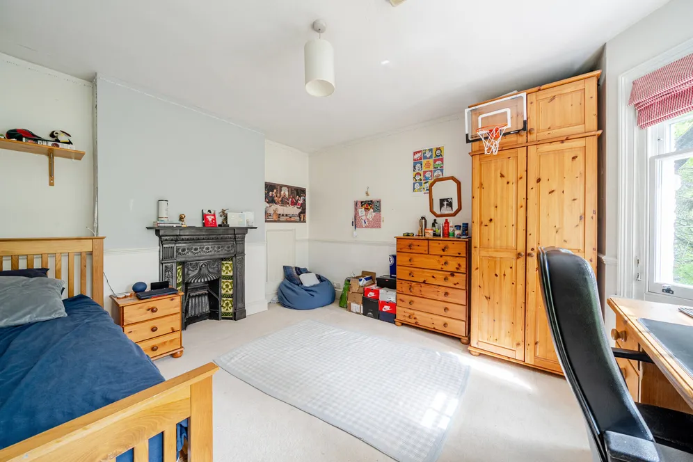 Farnborough Road, Farnham, GU9 photo 14