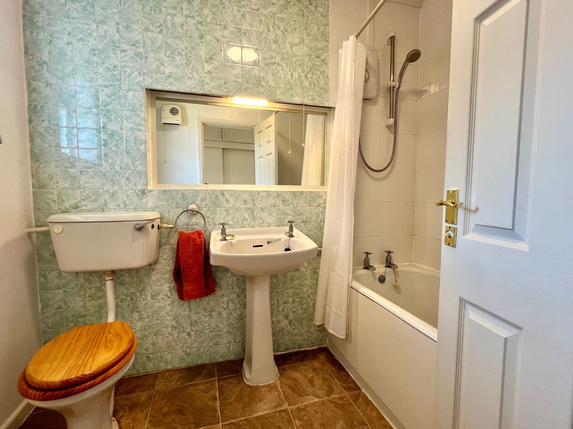 Wiltshire Close, Taunton - NO onward chain! Image 12