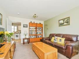 Park Close, Calne thumb 3