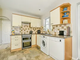 Park Close, Calne thumb 3