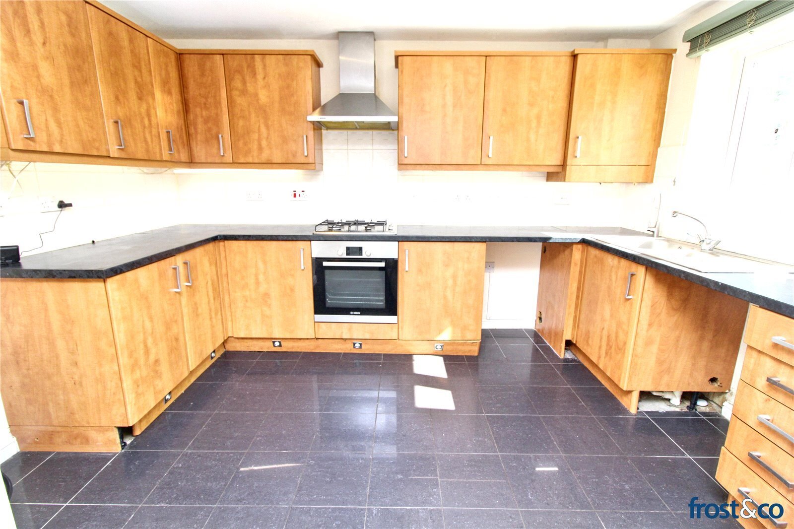 Ash Gardens, Hamworthy, Poole, Dorset, BH15 Image 6