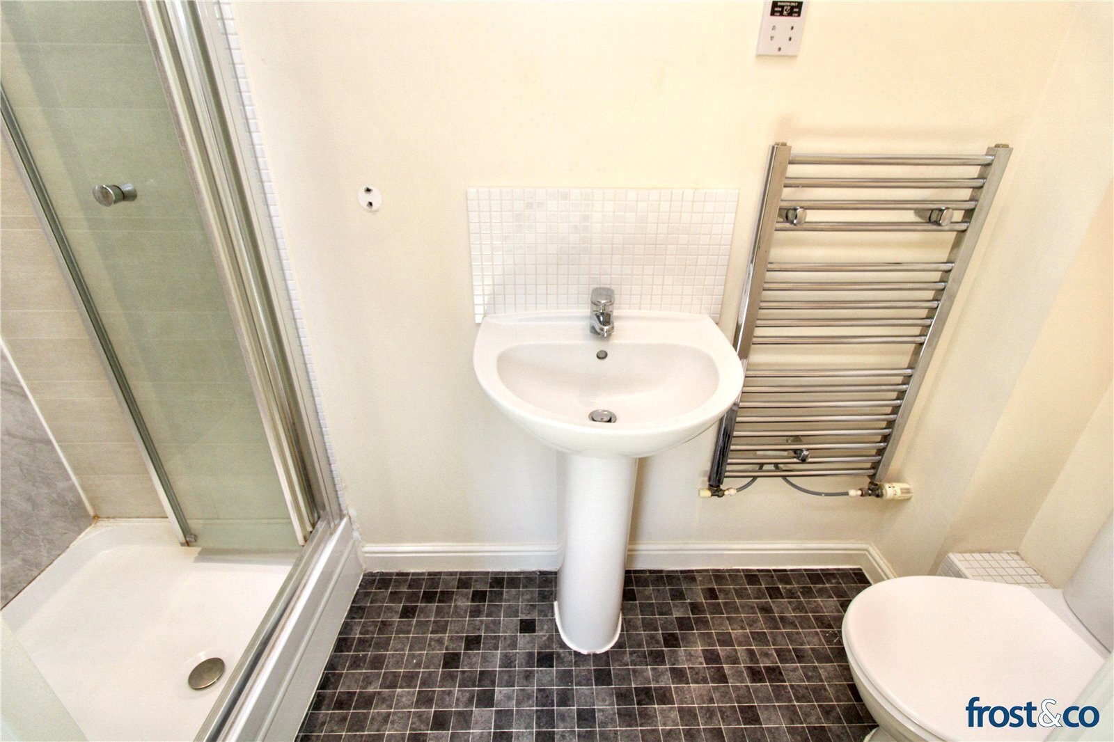 Ash Gardens, Hamworthy, Poole, Dorset, BH15 Image 9