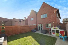 Fullers Avenue, Watford
