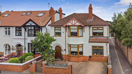 Laurel Grove, Hoole, CH2