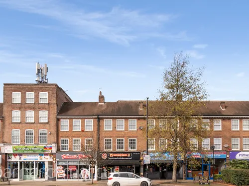 London Road, North Cheamphoto