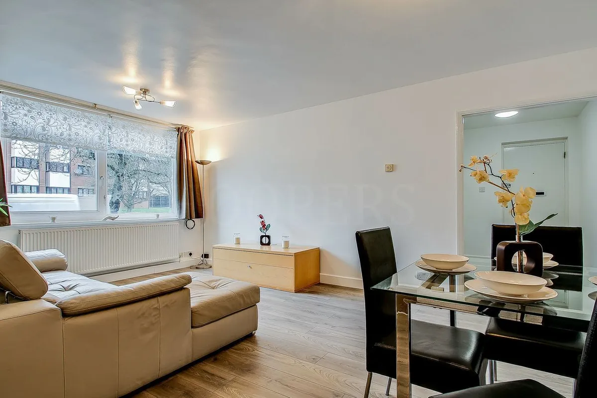 Dollis Hill Lane, London, NW2