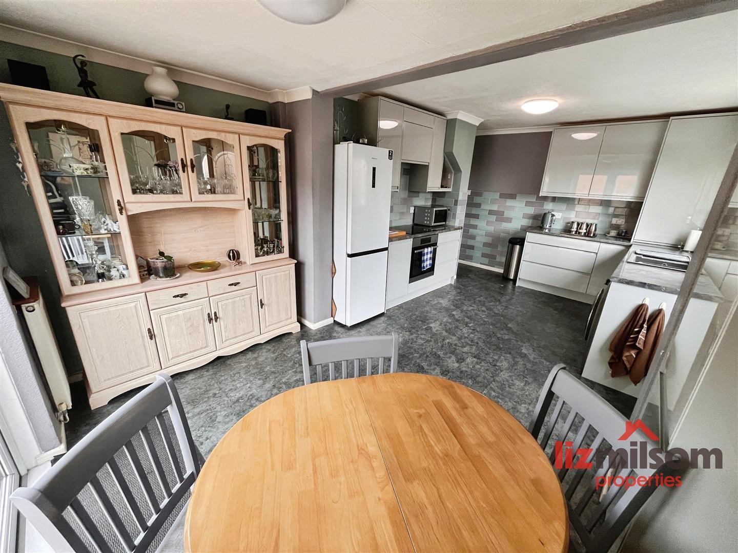 Oldfield Drive, Swadlincote Image 4