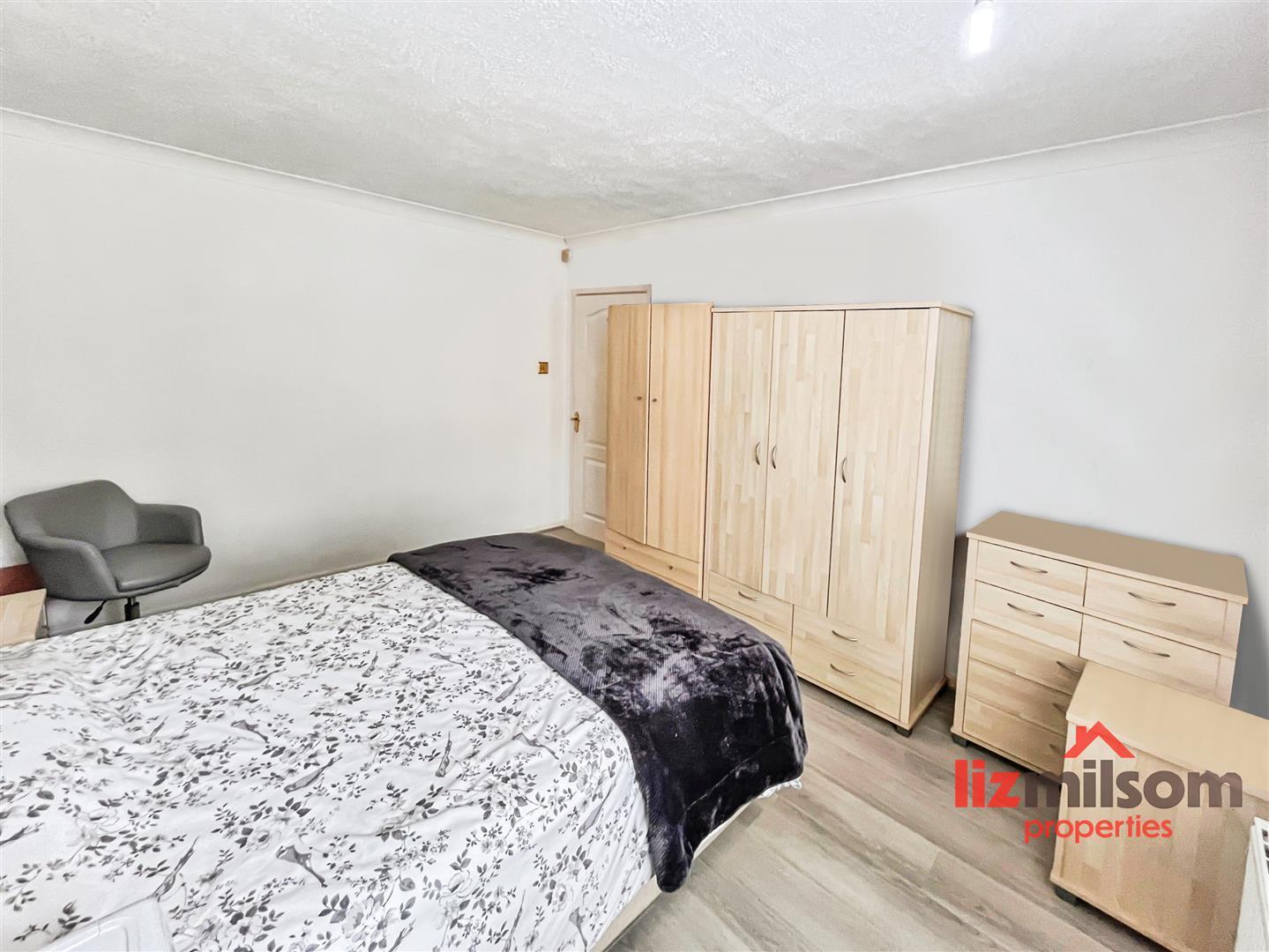 Oldfield Drive, Swadlincote Image 8