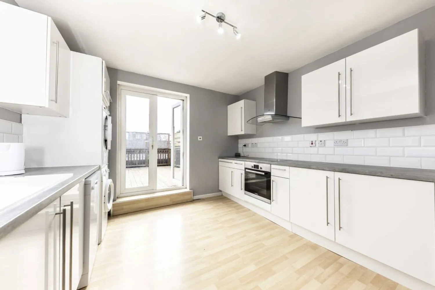 Station Road, Addlestone, KT15 photo 2