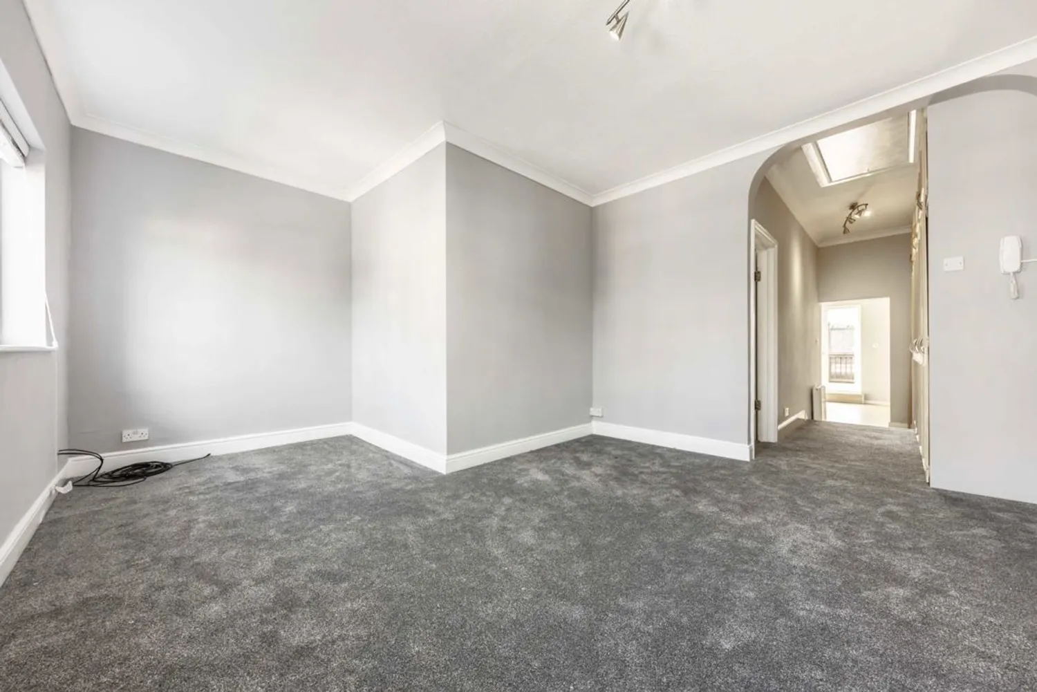 Station Road, Addlestone, KT15 photo 3