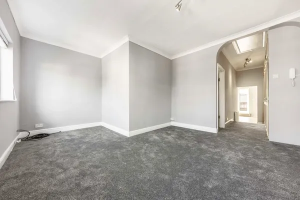 Station Road, Addlestone, KT15 photo 3