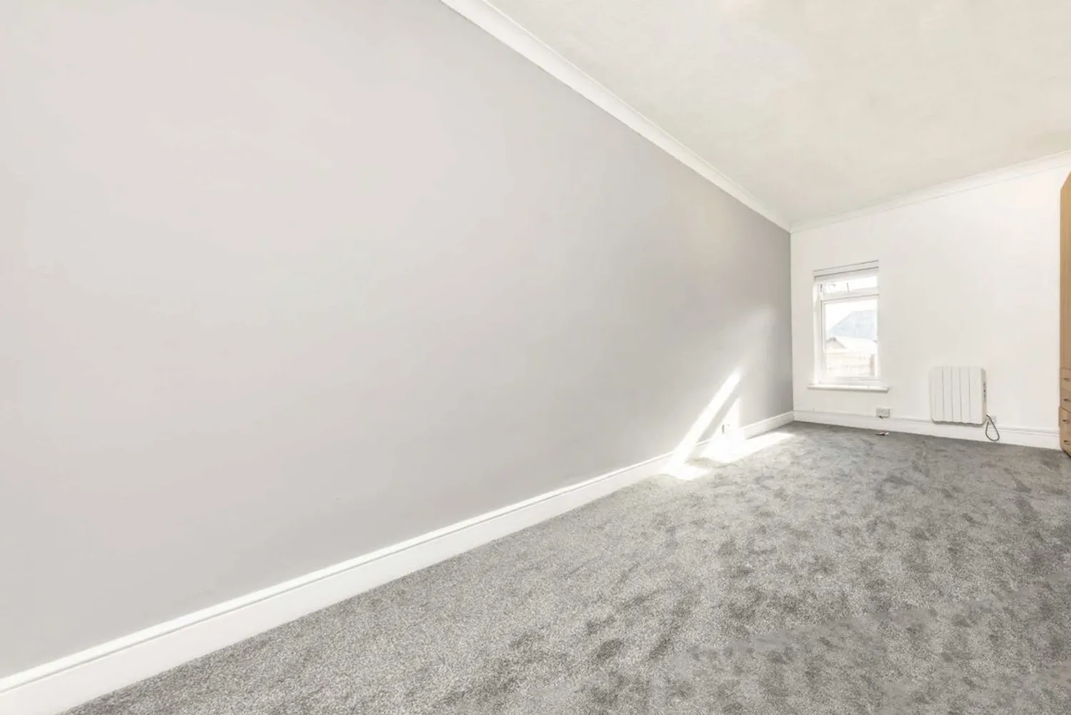 Station Road, Addlestone, KT15 photo 4
