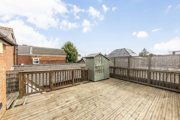 Station Road, Addlestone, KT15 photo 6
